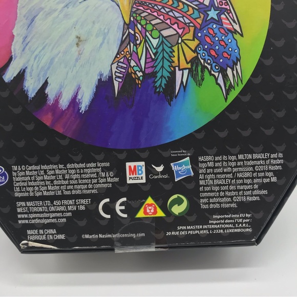 Round Eagle 2018 Hasbro Jigsaw Puzzle Game Toy Colorful Bird 300 PC 20 inch - Picture 5 of 10